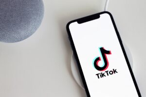 horários para postar no TikTok — melhor hora para publicar vídeos — Hostconect