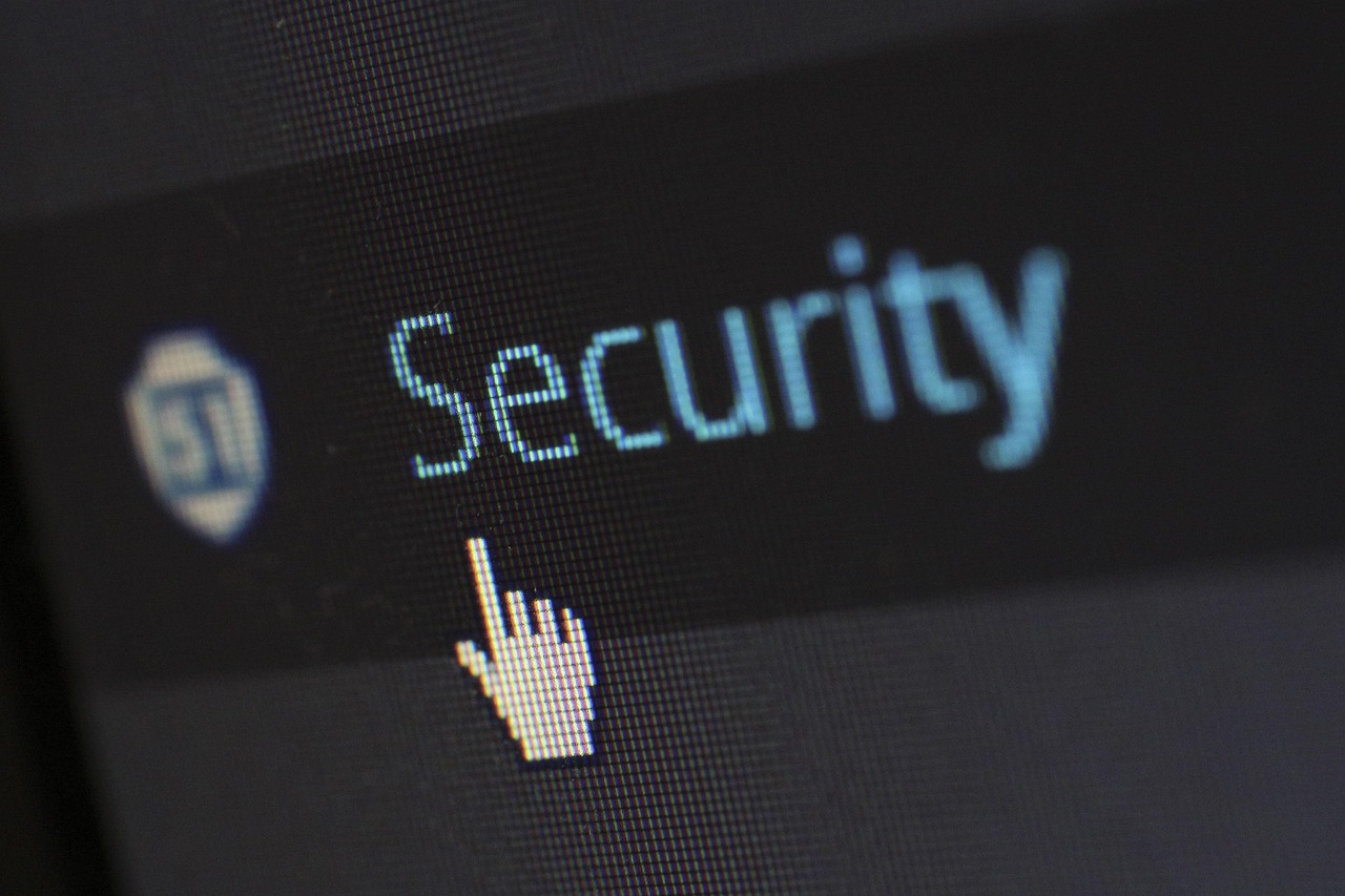 CMS segurança e atualizações — como manter o sistema de gerenciamento de conteúdo protegido e atualizado