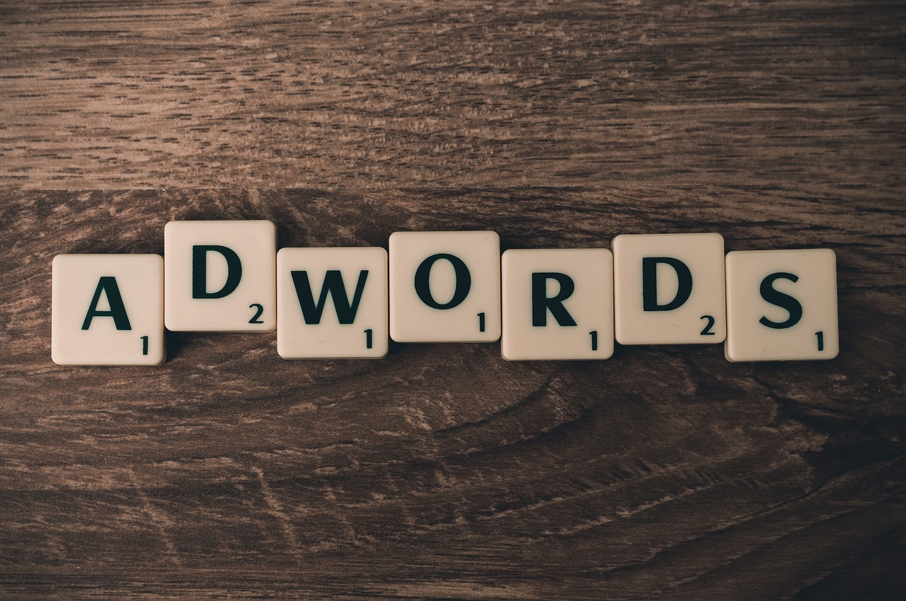 Copywriting e marketing digital — como textos persuasivos influenciam a decisão de compra do cliente