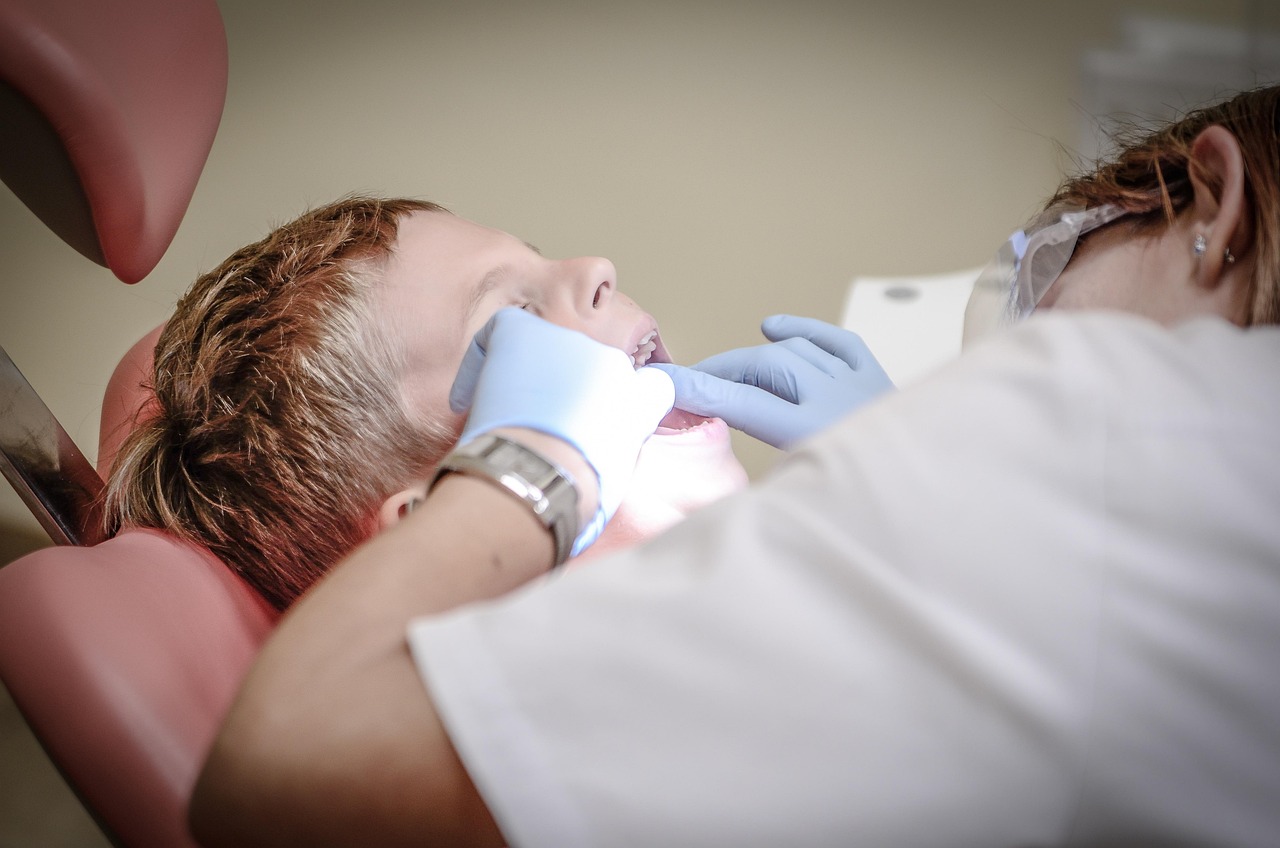 Criação de sites para dentistas — clínica odontológica com presença digital profissional para atrair pacientes