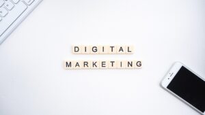 MQL o que é — lead qualificado pelo marketing com engajamento suficiente para ser passado ao time de vendas