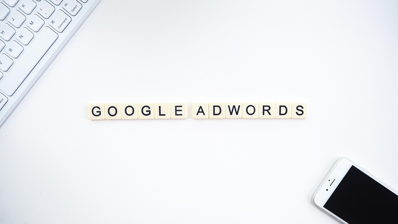 Tela com logo do Google representando o resultado prático de aplicar schema markup para conquistar rich snippets e destaque na busca