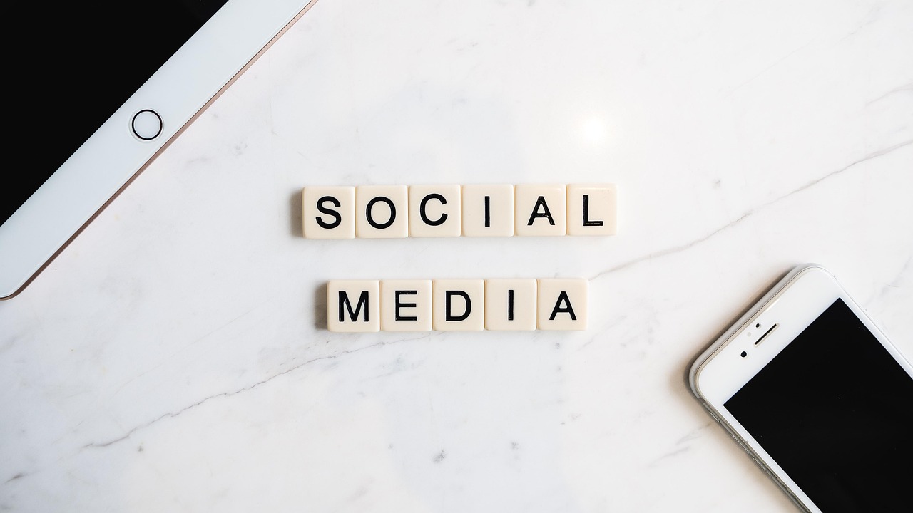 Marketing de influência exemplo de estratégia integrada de redes sociais, comunicação e SEO para empresas